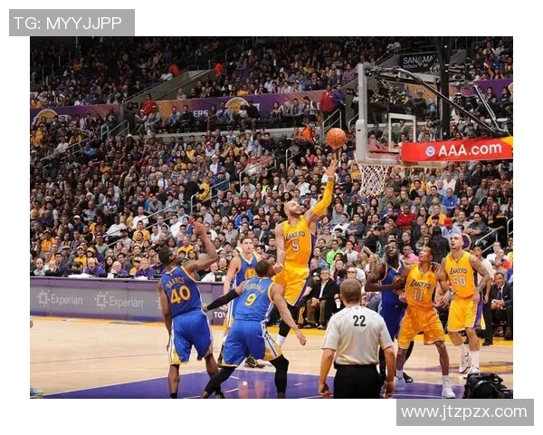 洛杉矶湖人与国王队激战正酣谁能在这场对决中笑到最后